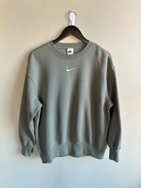 Nike Sweater